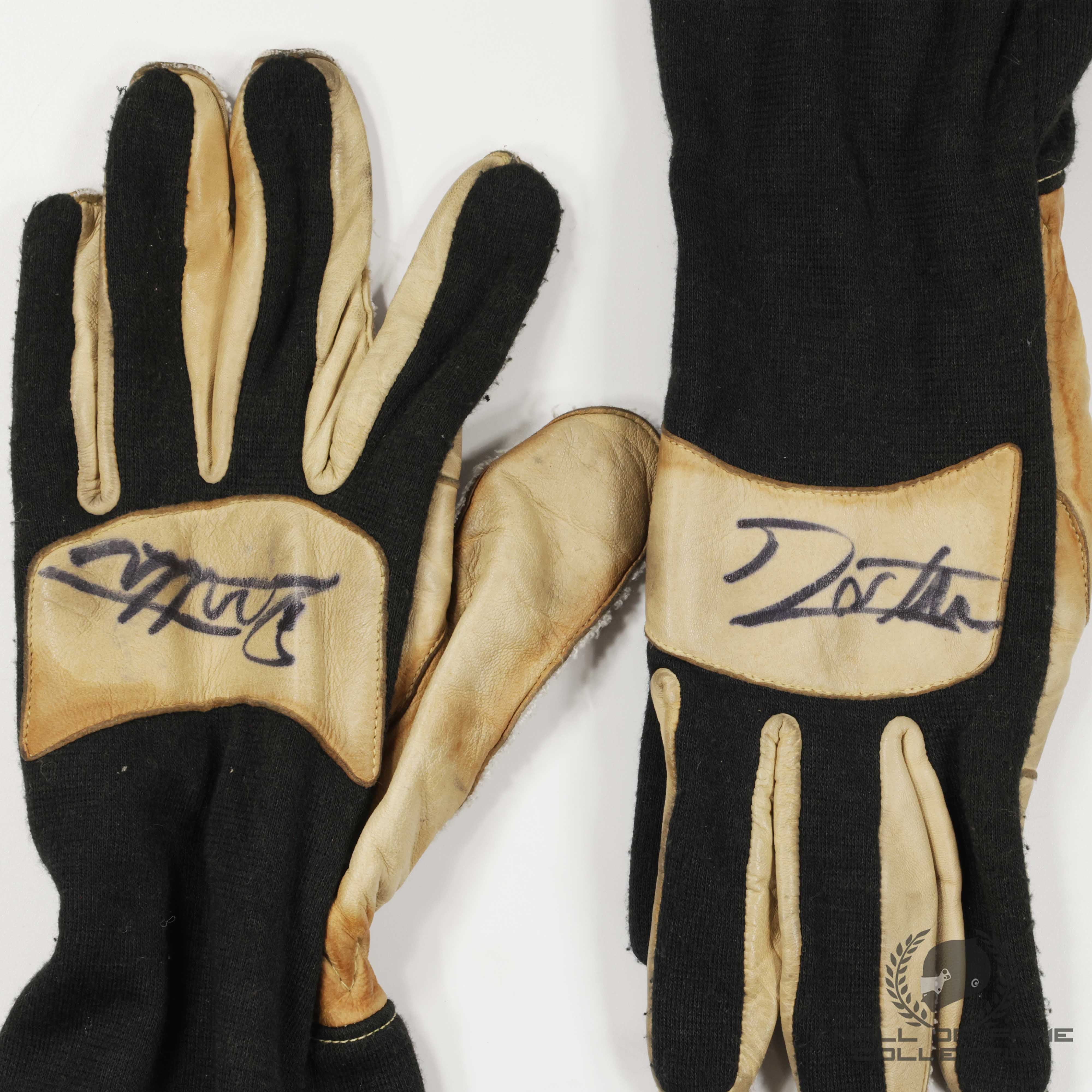 2000 Jacques Villeneuve Signed Race Used Lucky Strike BAR Honda F1 Gloves