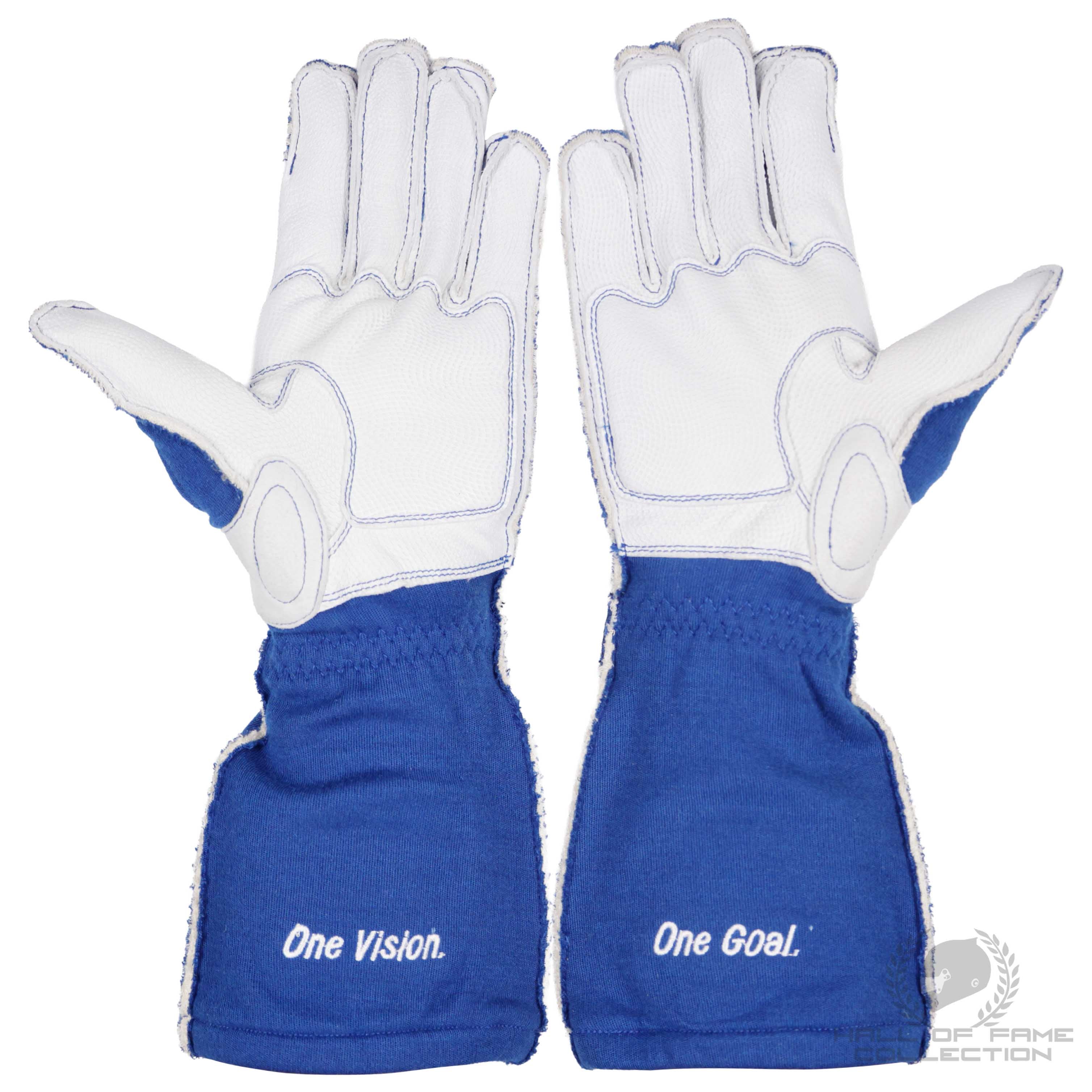 2004 Juan Pablo Montoya Signed Original BMW Williams F1 Gloves