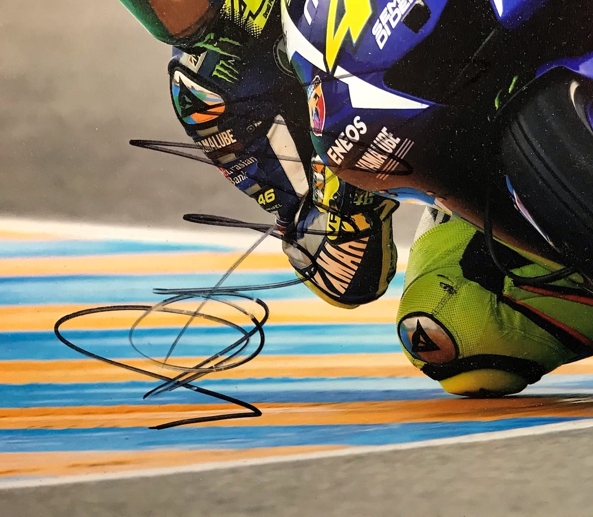 2015 Valentino Rossi Signed Movistar Yamaha 8 x 12 MotoGP Photo