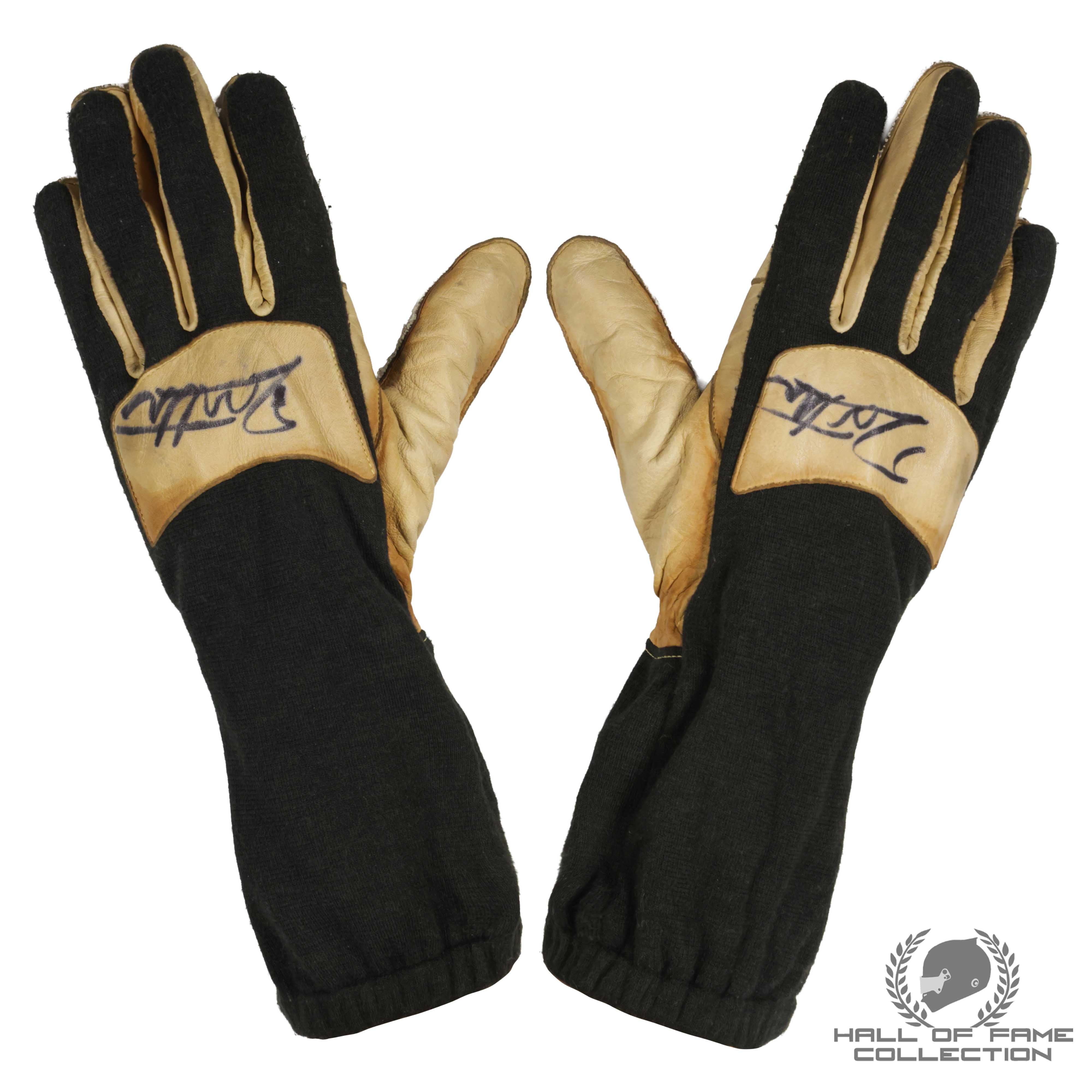 2000 Jacques Villeneuve Signed Race Used Lucky Strike BAR Honda F1 Gloves